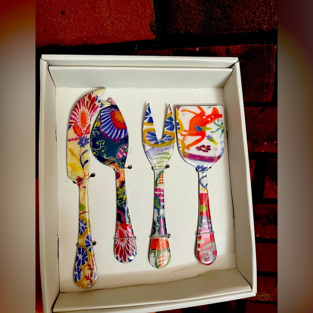 A beautiful set of serving utensils